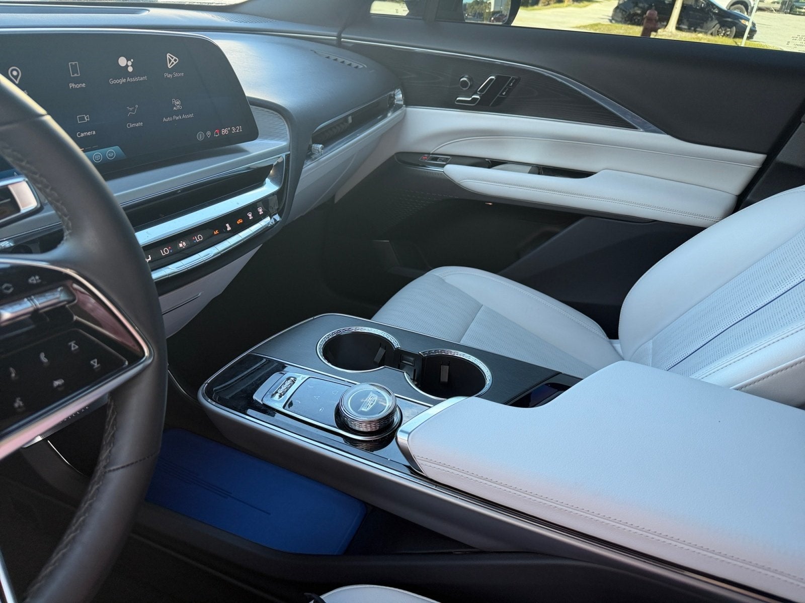 2024 Cadillac LYRIQ Luxury