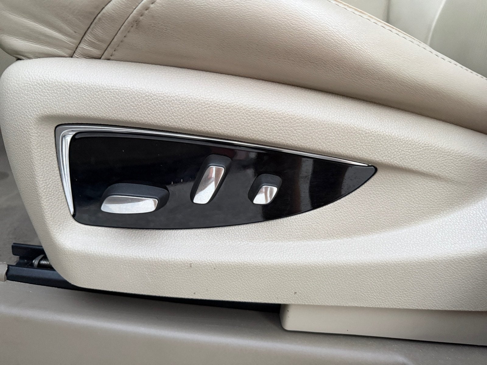 2016 Cadillac Escalade Premium