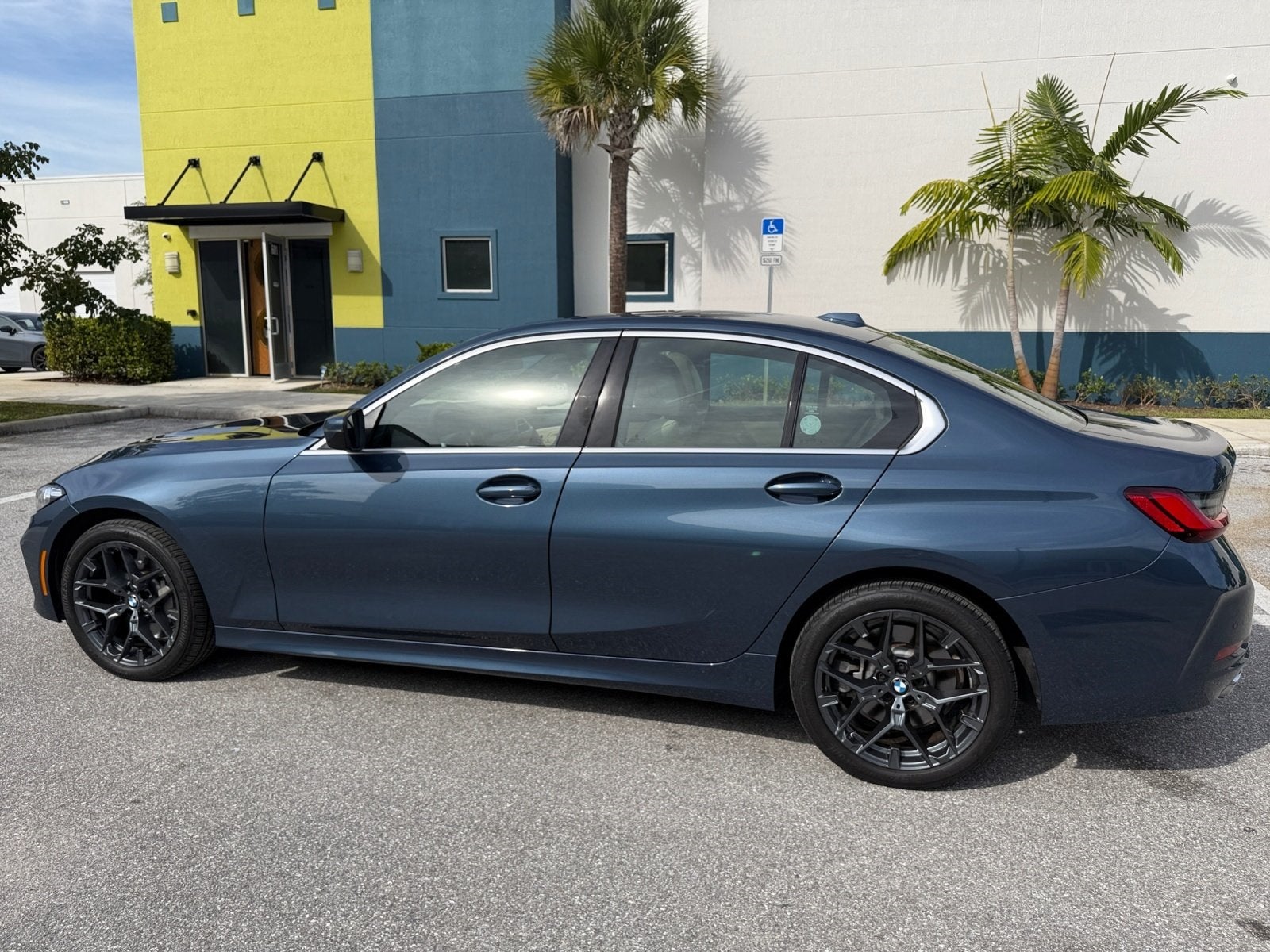 2025 BMW 3 Series 330i