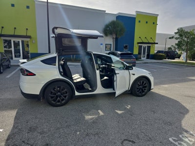 2022 Tesla Model X Base