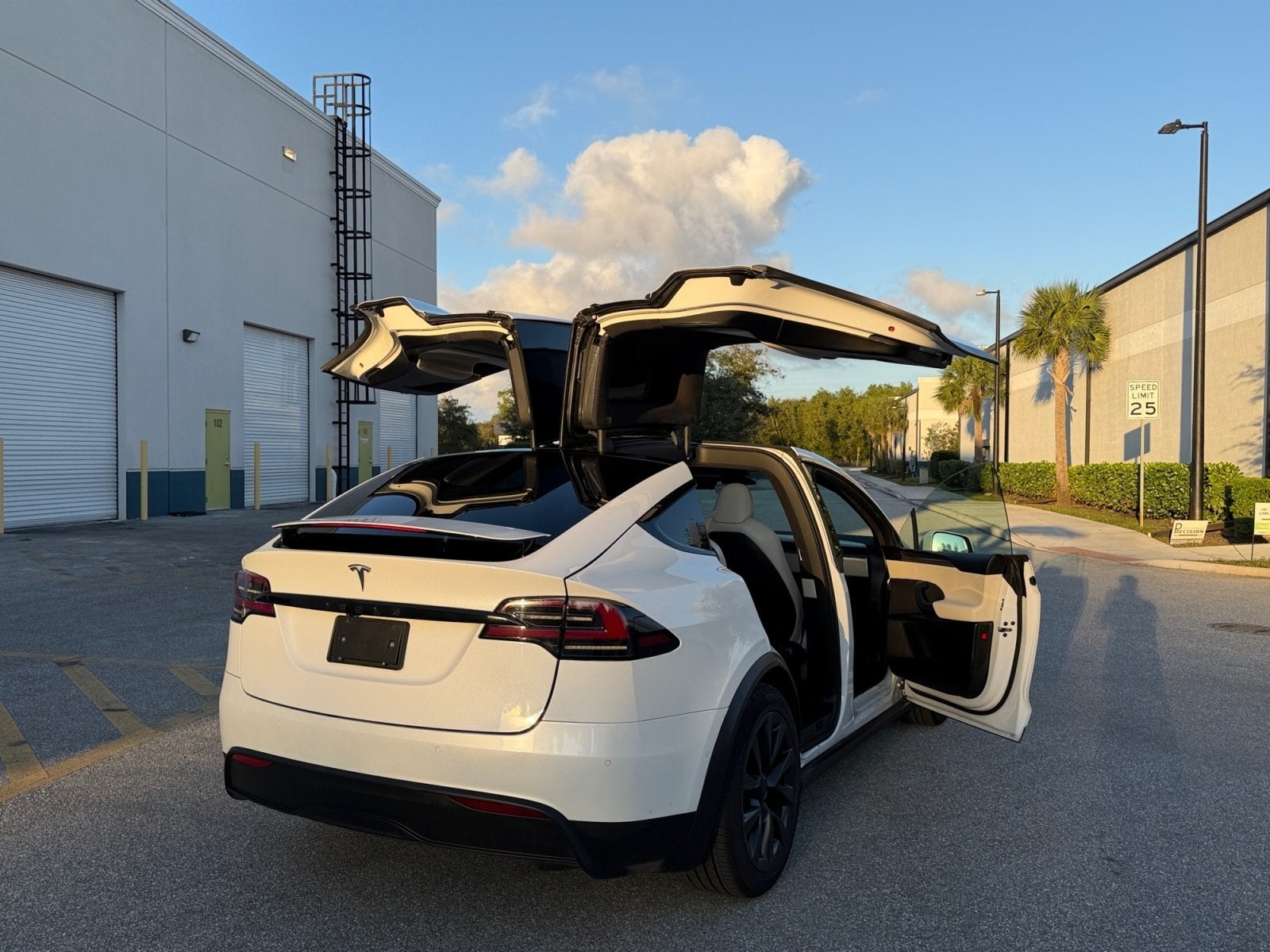 2022 Tesla Model X Base
