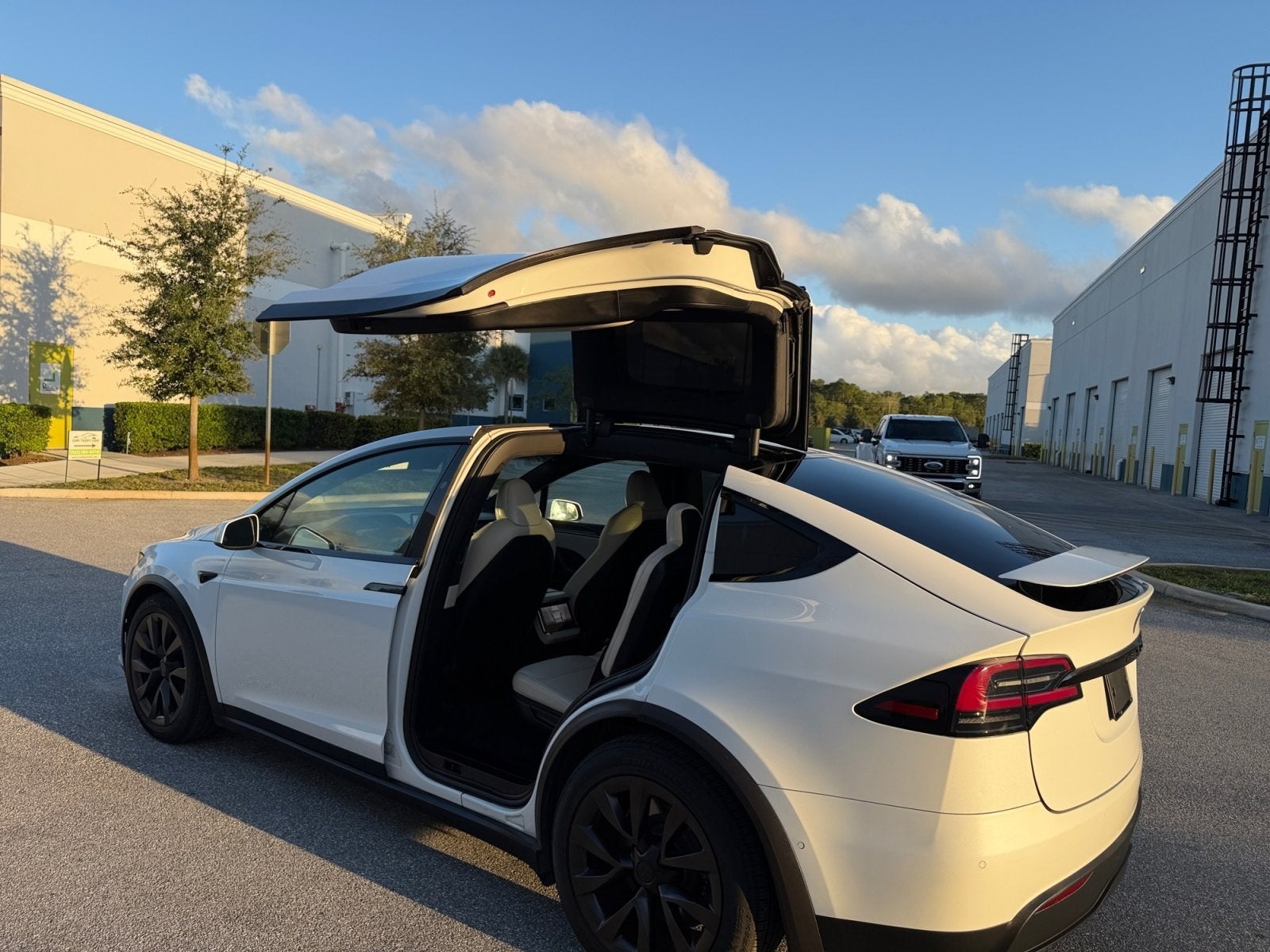 2022 Tesla Model X Base