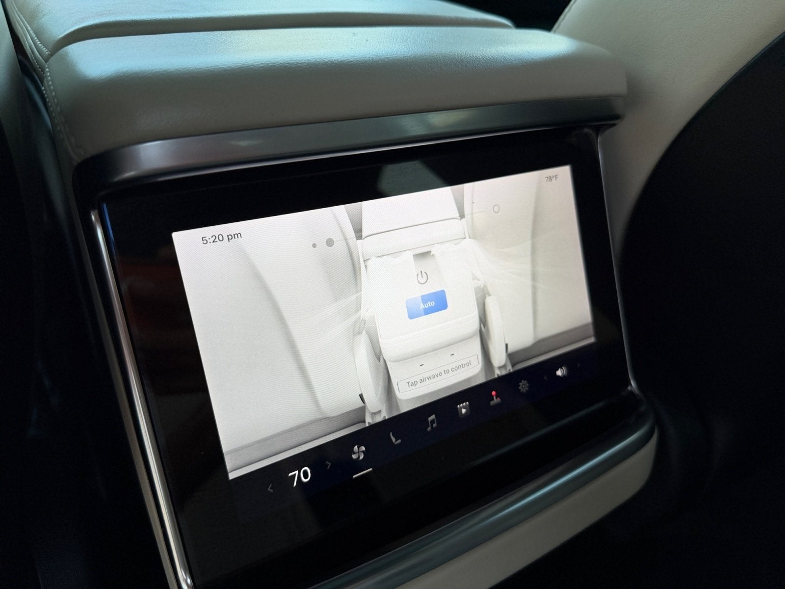 2022 Tesla Model X Base