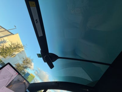 2022 Tesla Model X Base