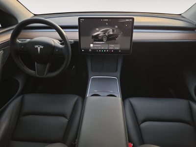 2025 Tesla Model Y Long Range