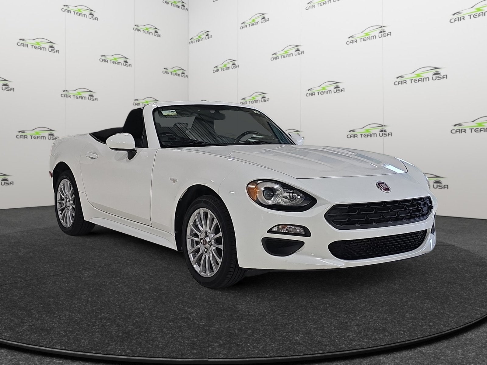 2019 FIAT 124 Spider Classica Convertable