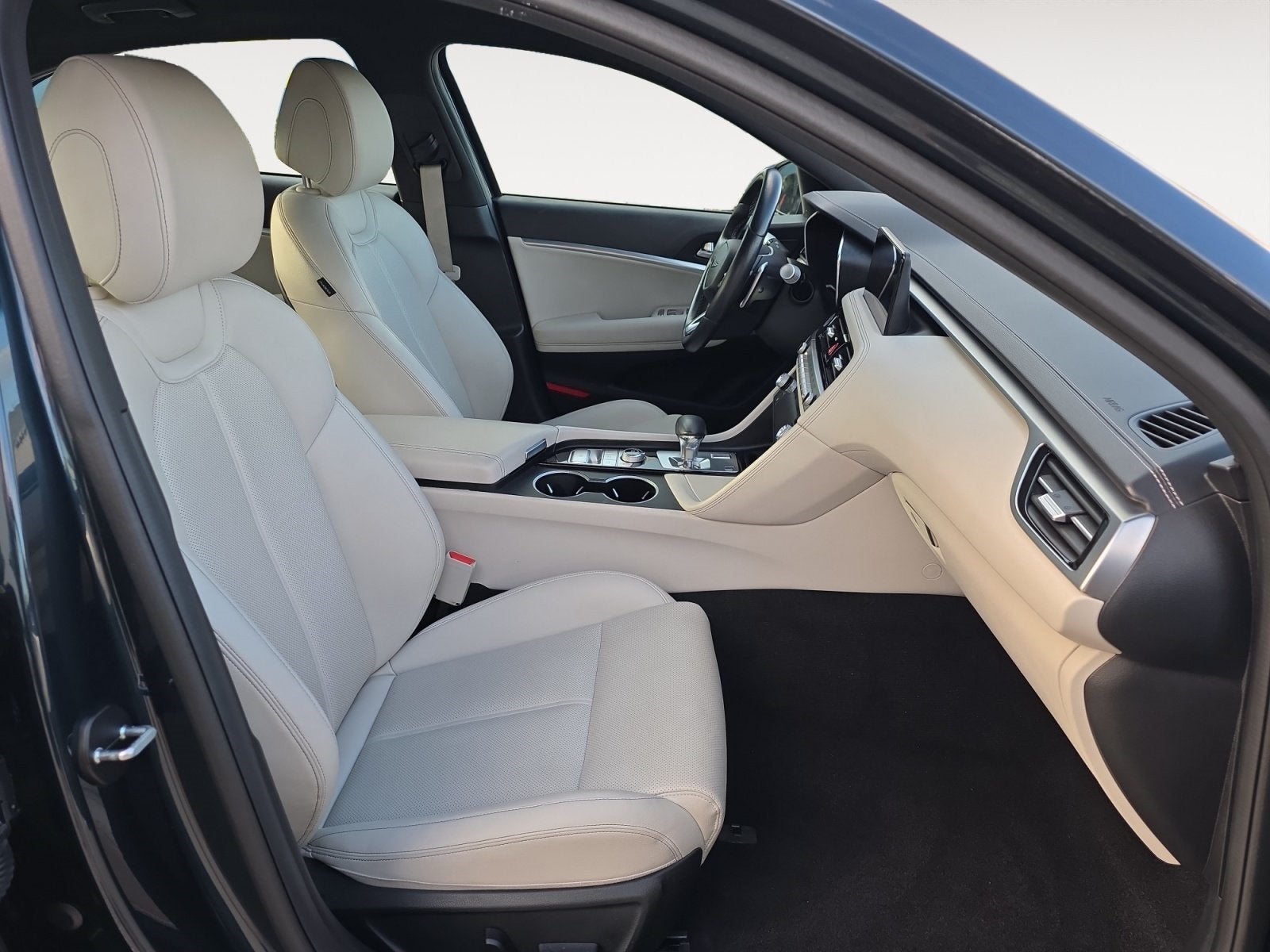 2024 Genesis G70 2.5T