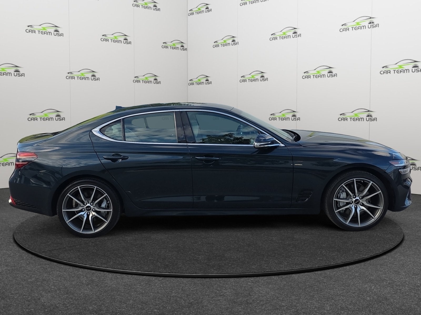 2024 Genesis G70 2.5T