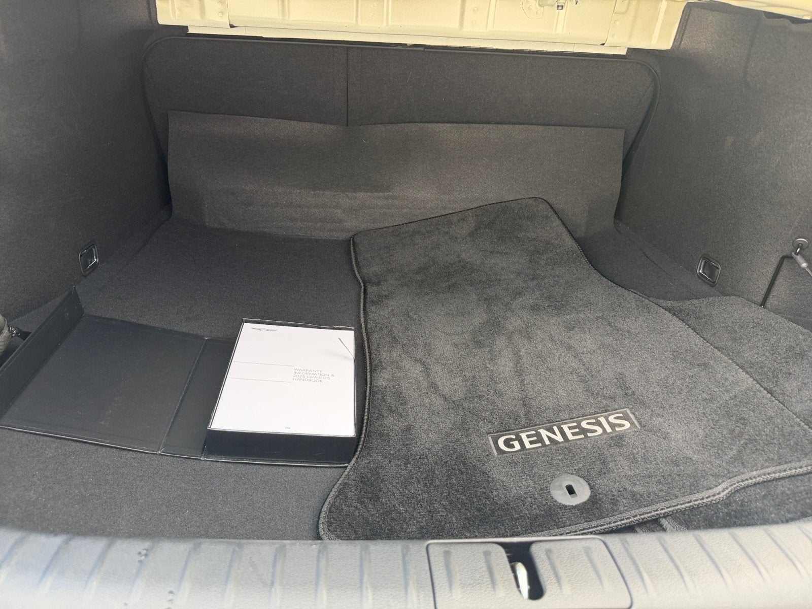 2025 Genesis G70 2.5T