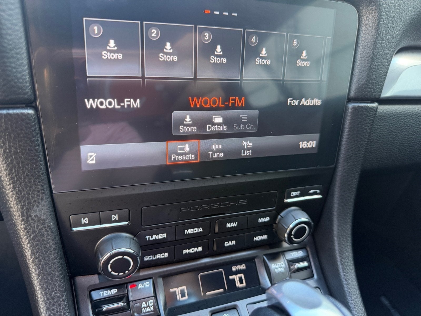 2025 Porsche 718 Cayman Style Edition