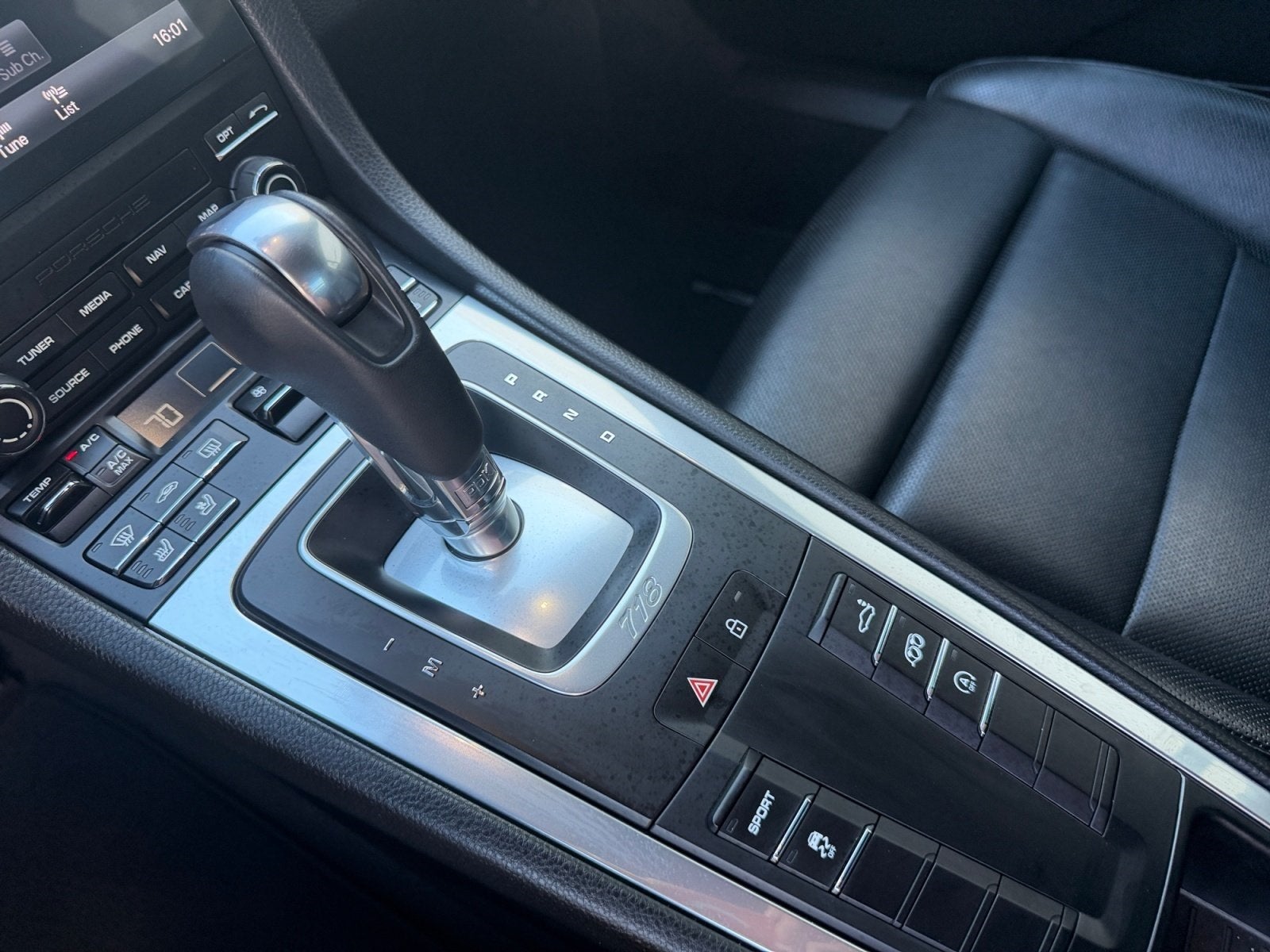 2025 Porsche 718 Cayman Style Edition