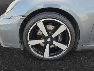 2025 Porsche 911 Carrera