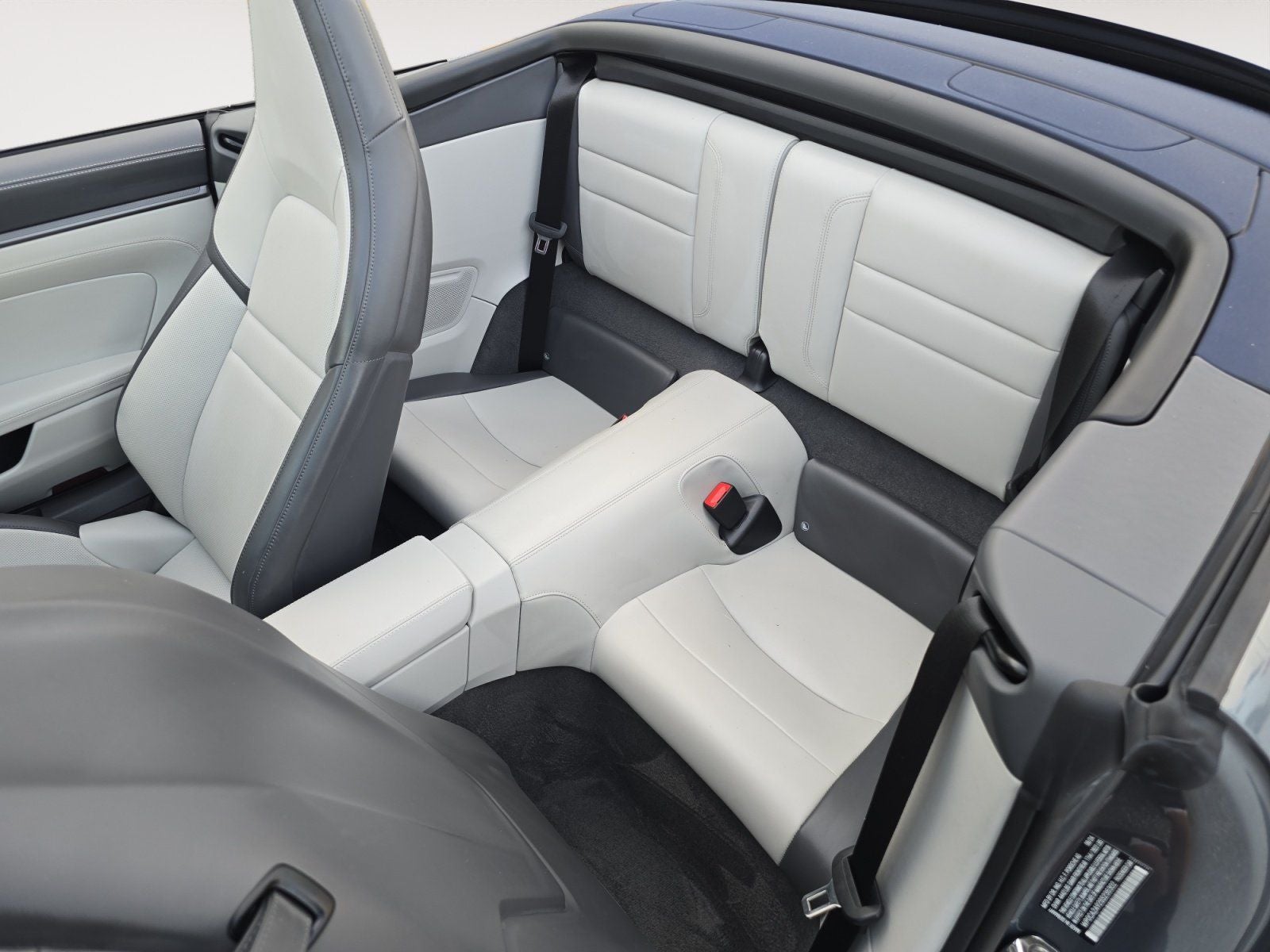 2025 Porsche 911 Carrera