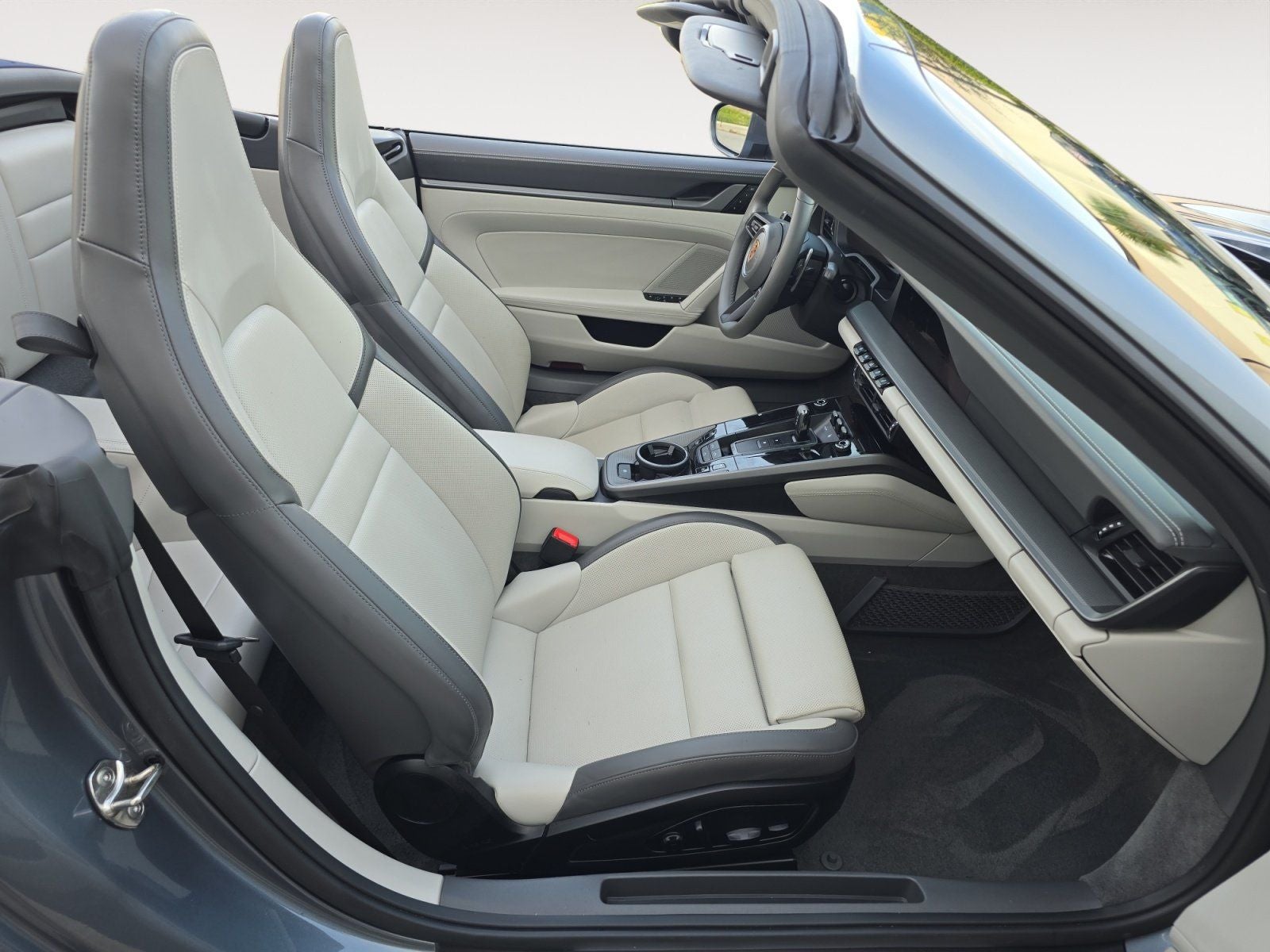 2025 Porsche 911 Carrera