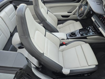 2025 Porsche 911 Carrera