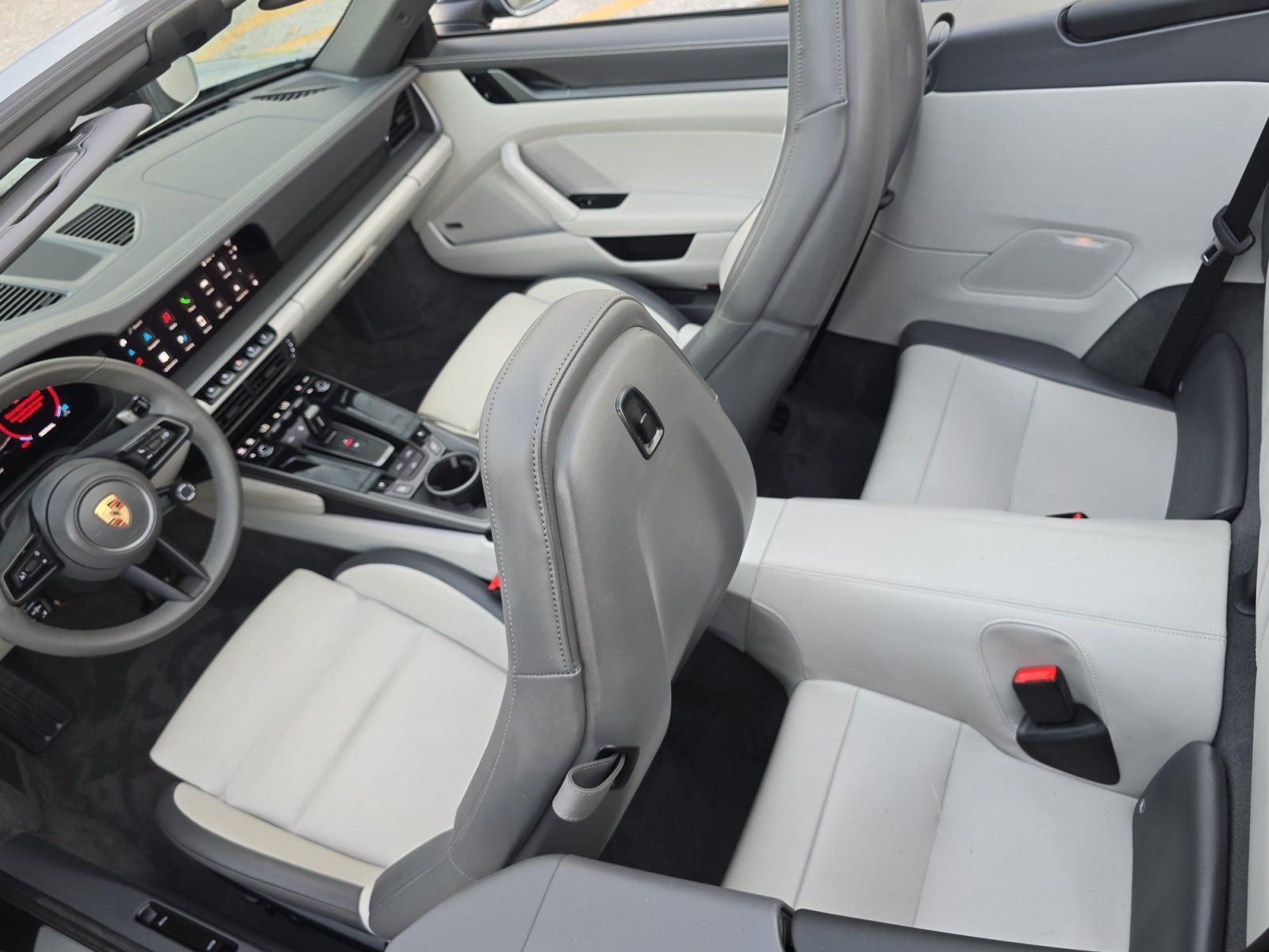 2025 Porsche 911 Carrera