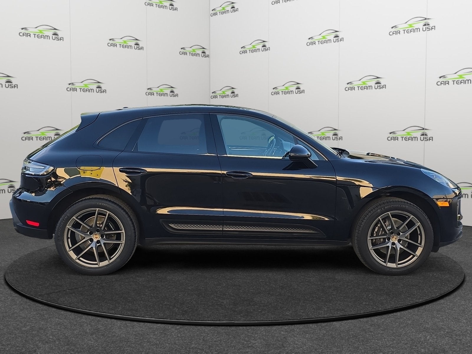 2022 Porsche Macan Base