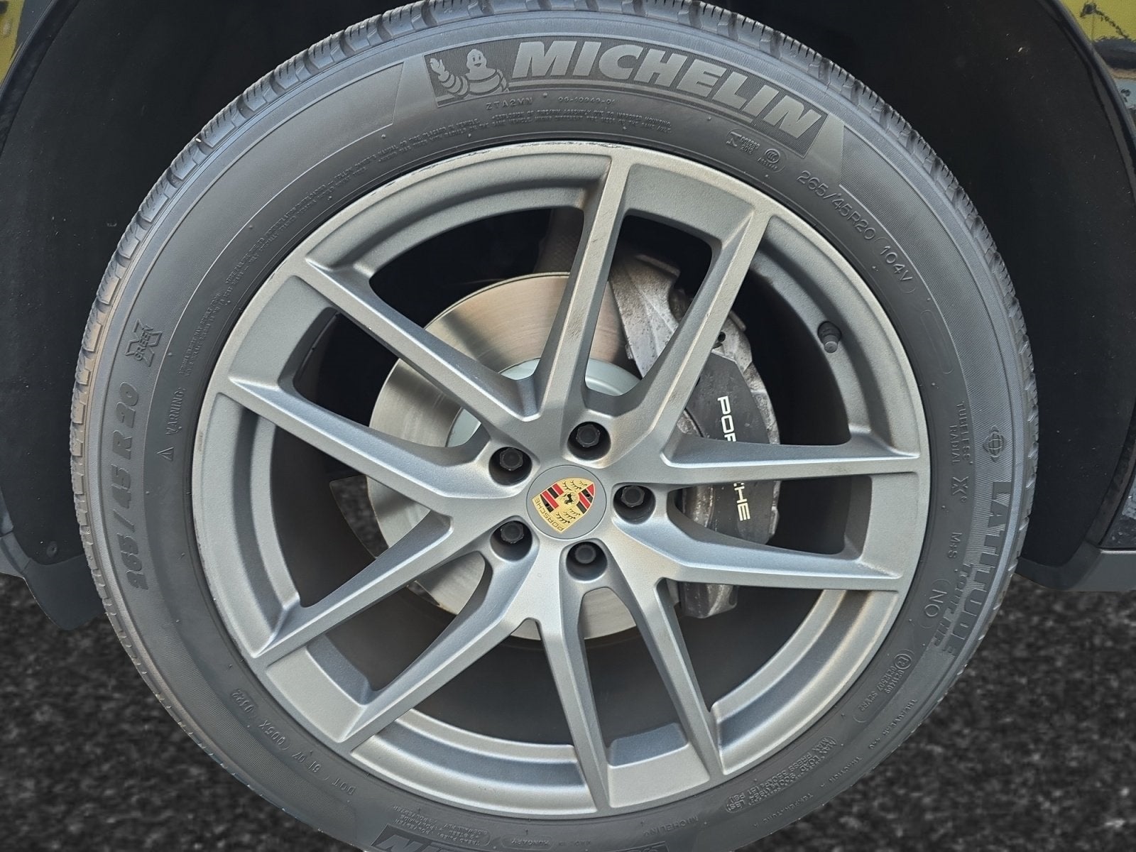 2022 Porsche Macan Base