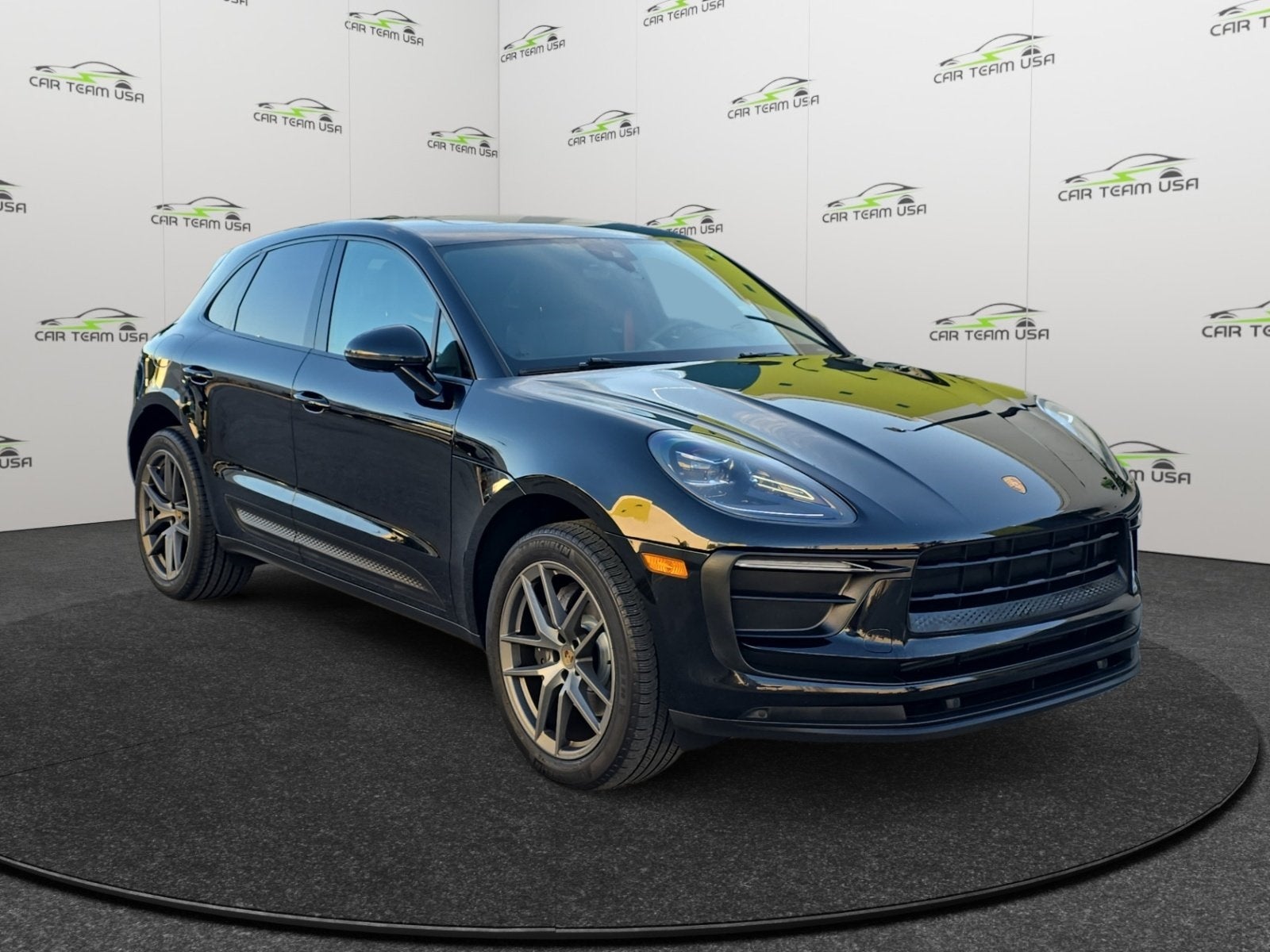 2022 Porsche Macan Base