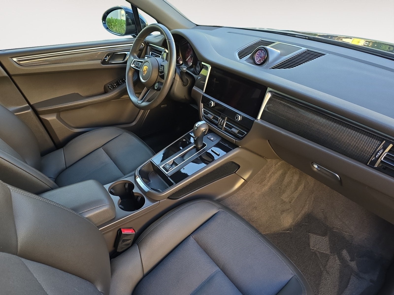 2022 Porsche Macan Base