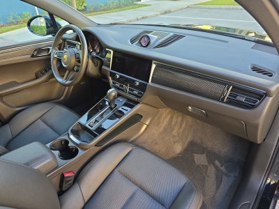 2022 Porsche Macan Base