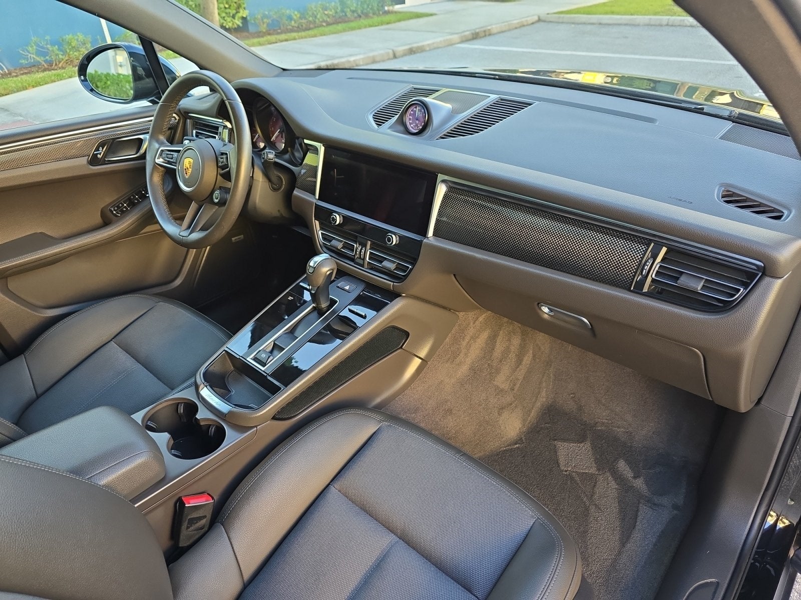 2022 Porsche Macan Base