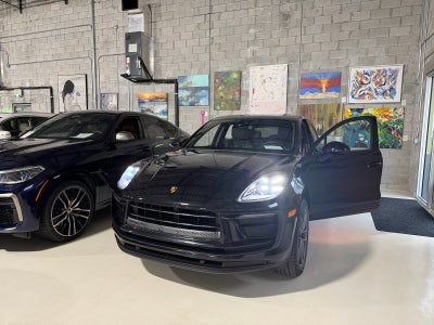2022 Porsche Macan Base