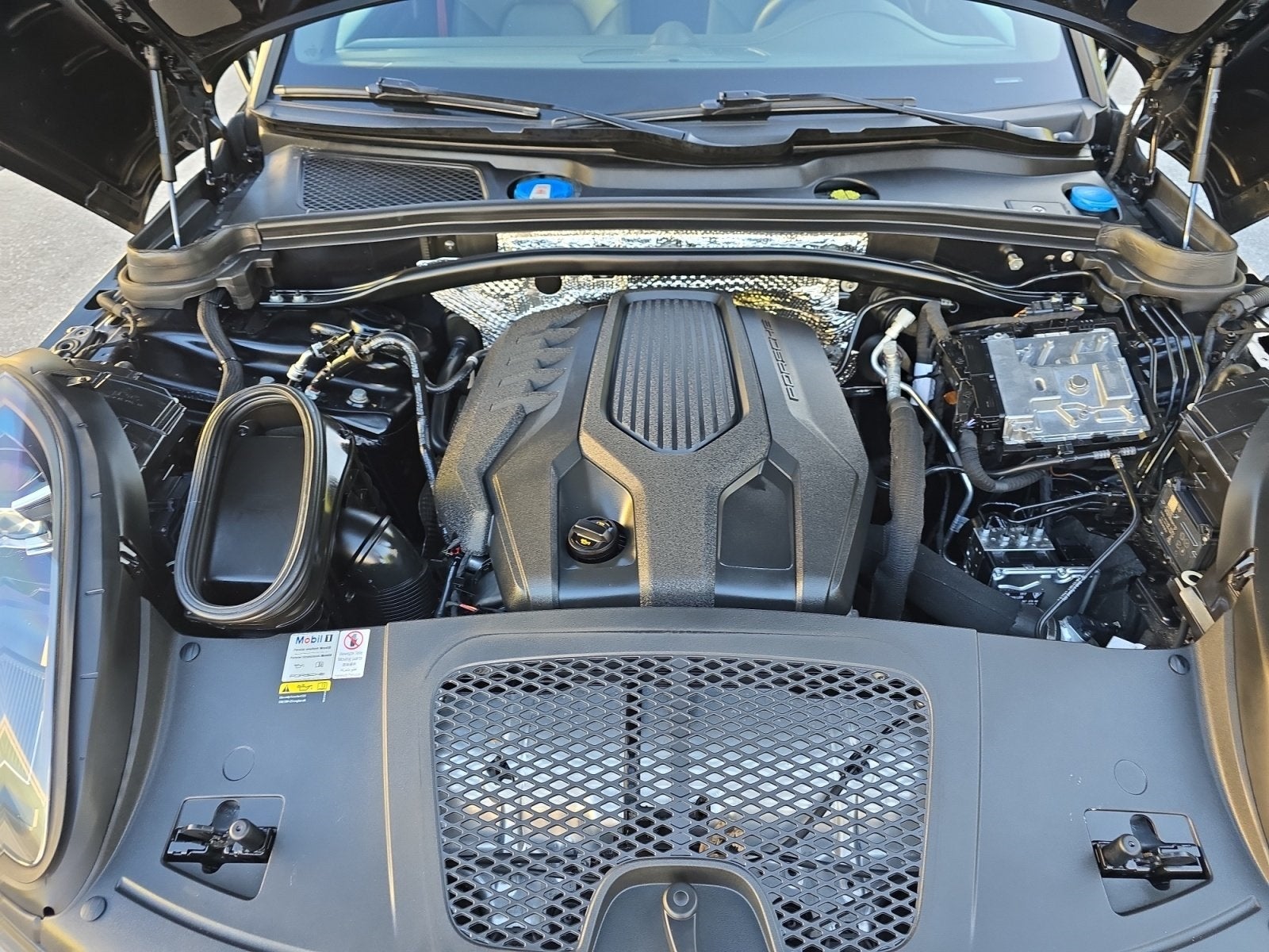 2022 Porsche Macan Base