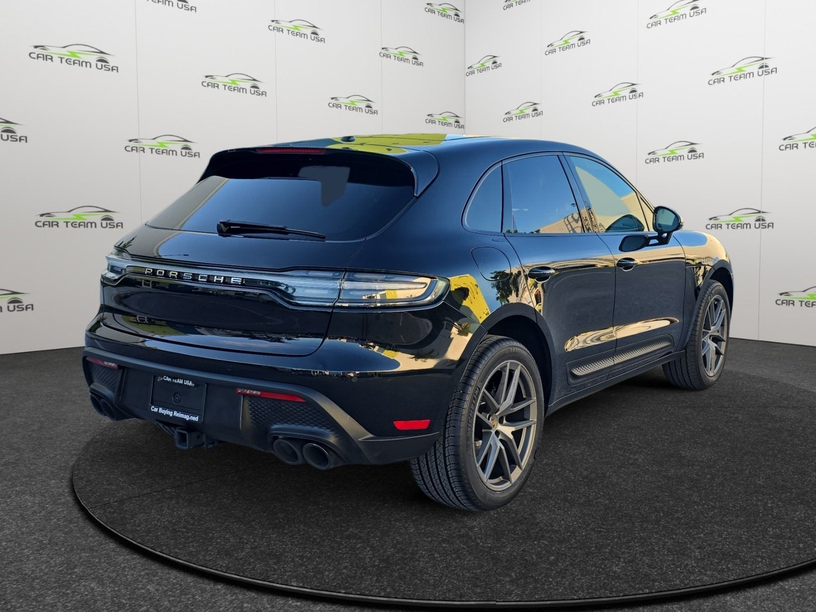 2022 Porsche Macan Base