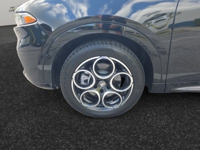 2025 Alfa Romeo Tonale Base