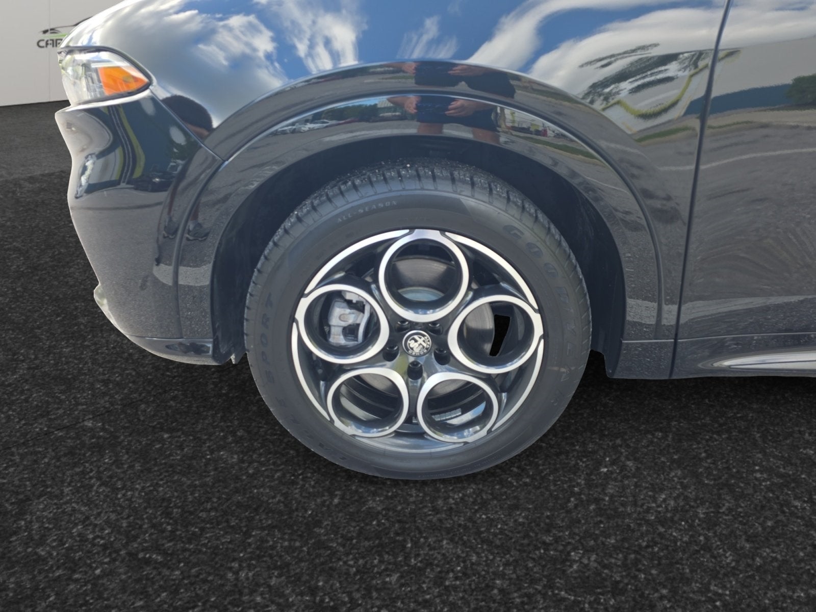 2025 Alfa Romeo Tonale Base