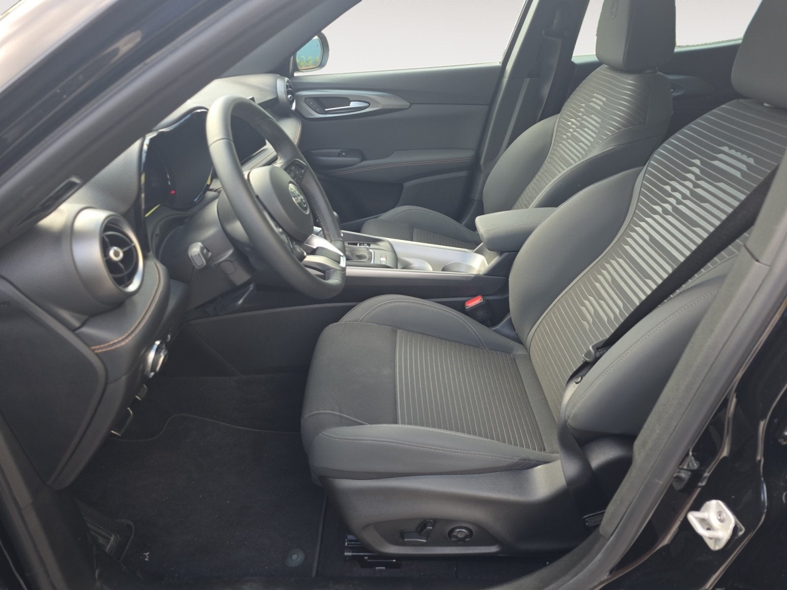 2025 Alfa Romeo Tonale Base